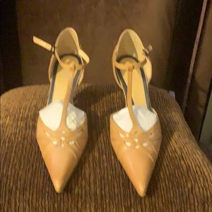 Slingback leather pumps